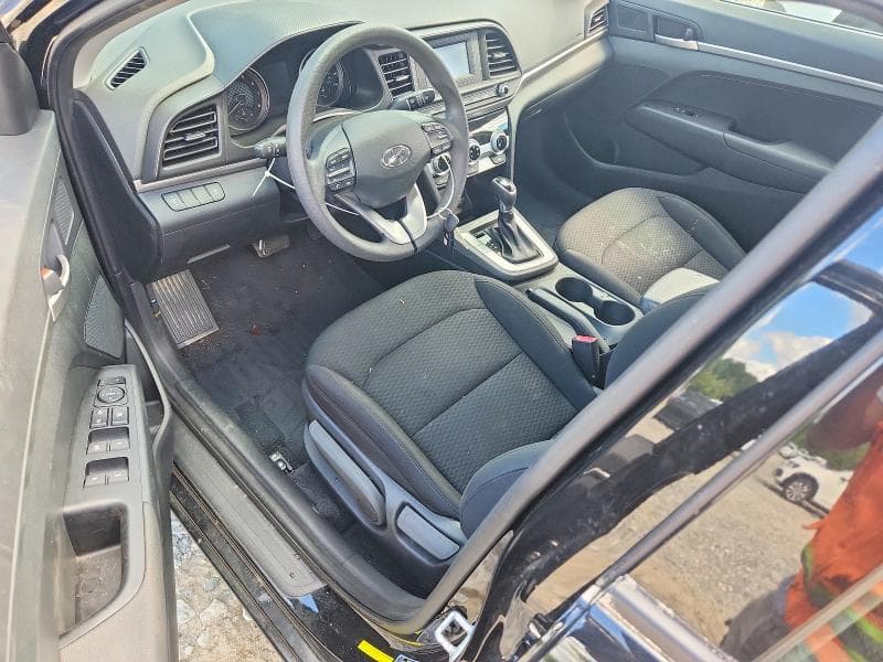 2019 HYUNDAI ELANTRA SE 8