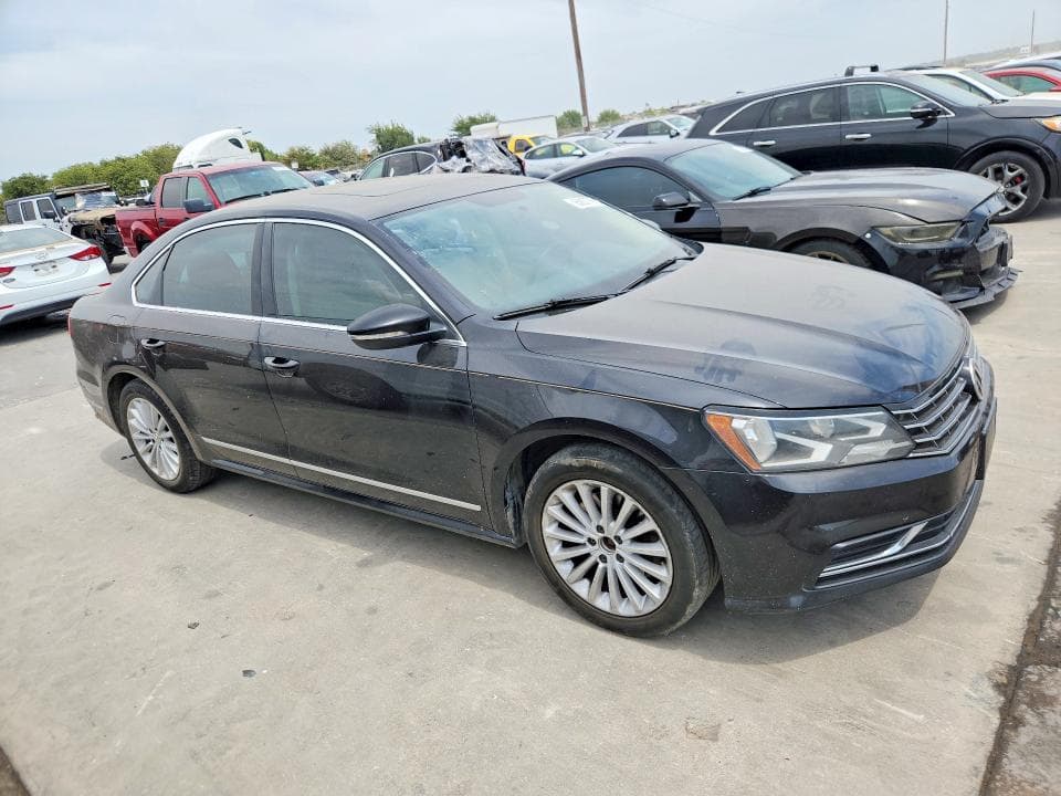 2017 VOLKSWAGEN PASSAT SE 4