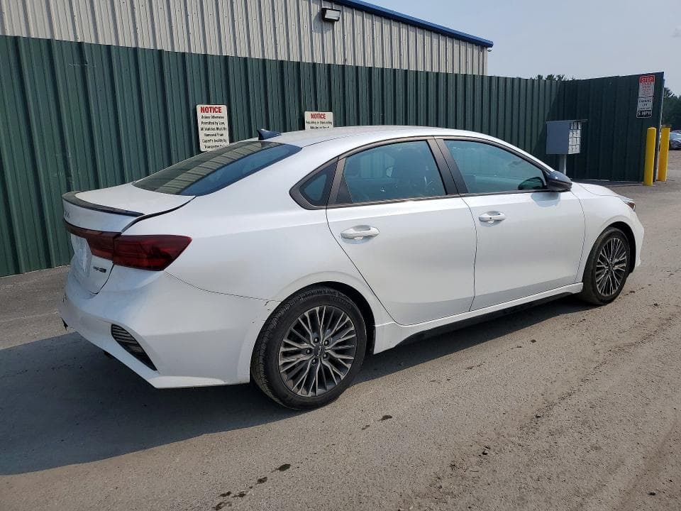 2023 KIA FORTE GT LINE 3