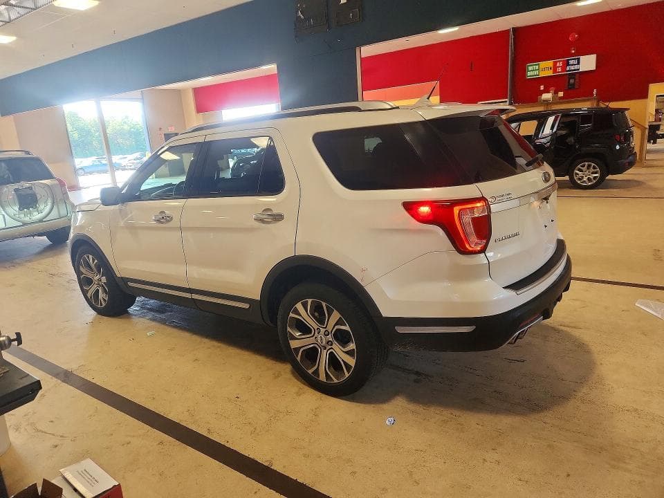 2019 FORD EXPLORER PLATINUM 2