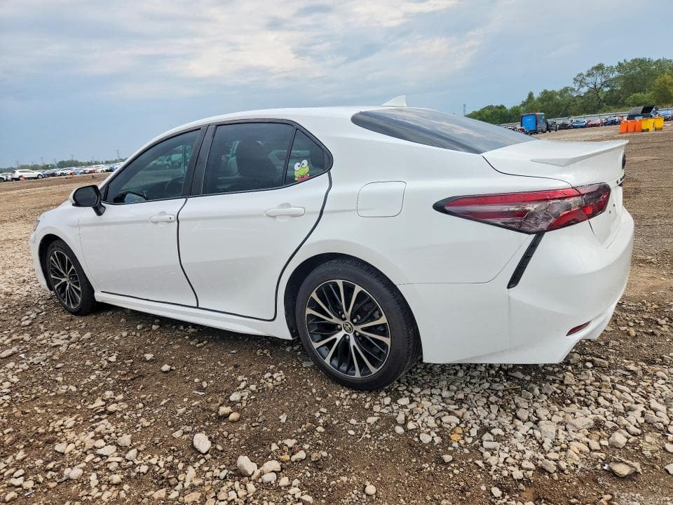 2020 TOYOTA CAMRY SE 2