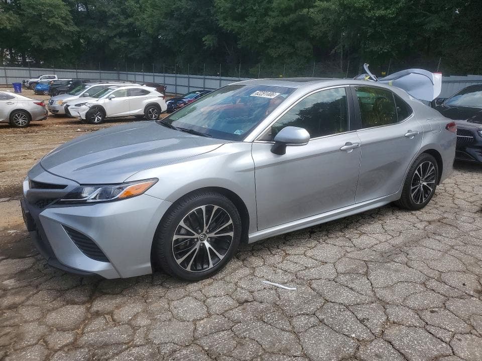 2018 TOYOTA CAMRY SE - 1