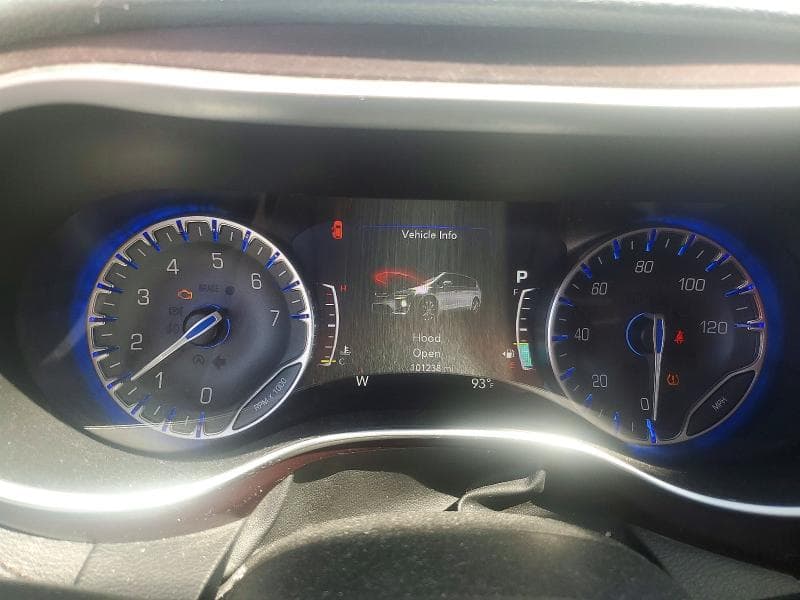 2017 CHRYSLER PACIFICA LIMITED 9