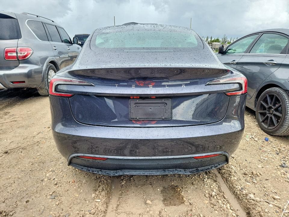 2025 TESLA MODEL 3 6