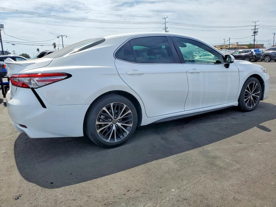 2018 TOYOTA CAMRY SE 3