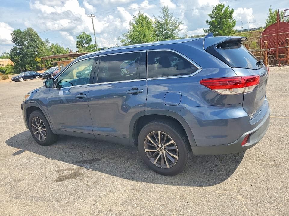 2019 TOYOTA HIGHLANDER XLE 2