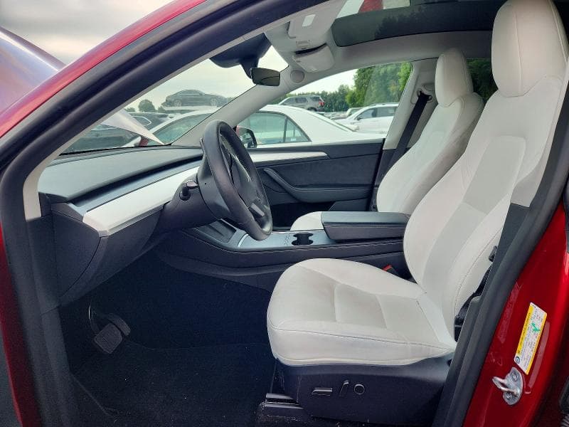2025 TESLA MODEL Y 7