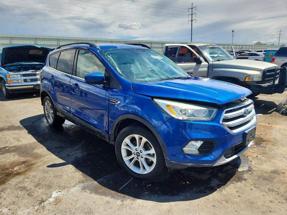 2017 FORD ESCAPE SE 4