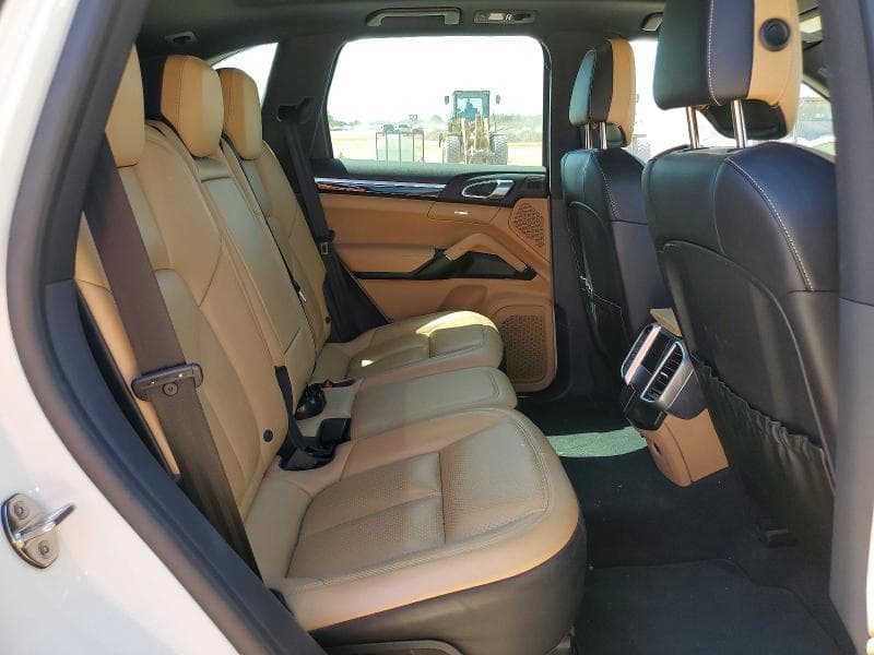 2017 PORSCHE CAYENNE S 11