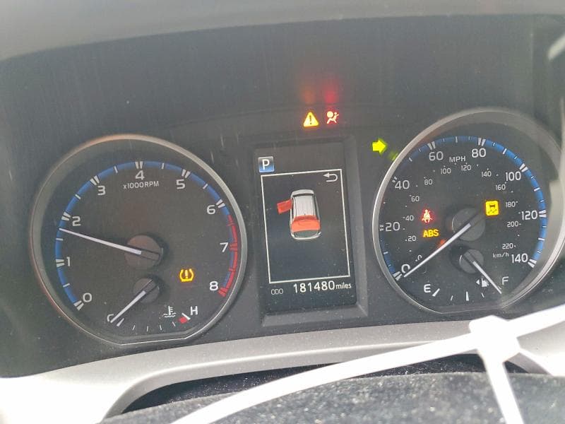 2017 TOYOTA RAV4 XLE 9