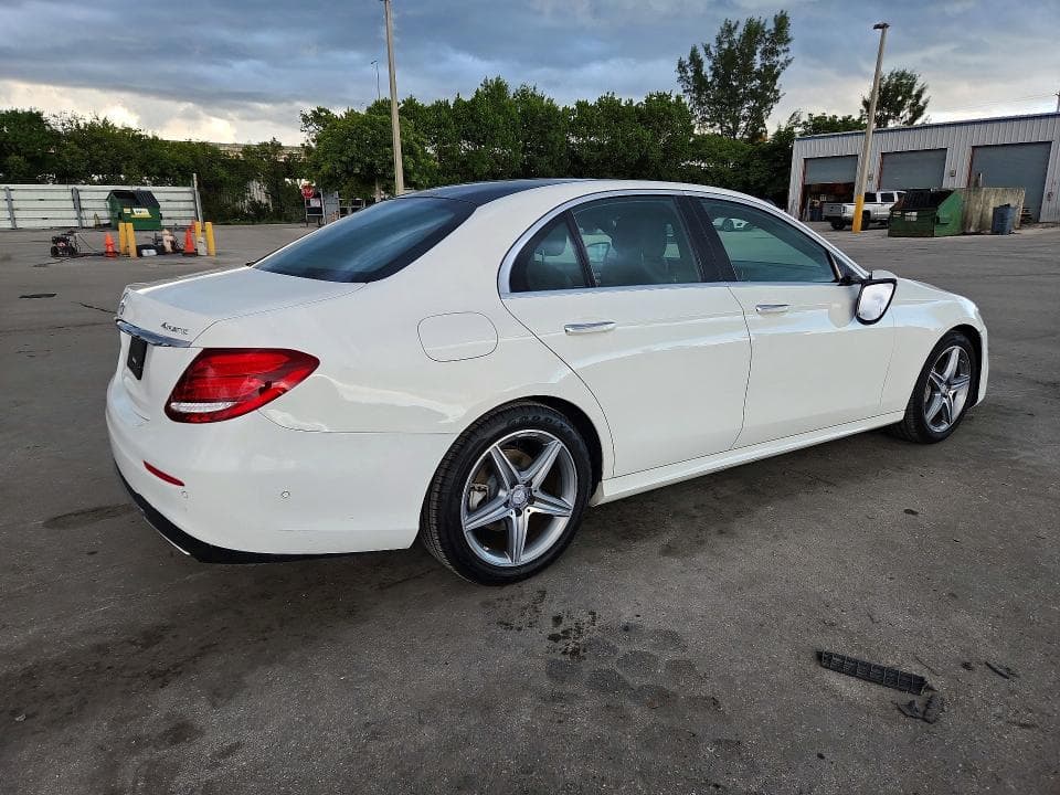 2017 MERCEDES-BENZ E 300 4MATIC 3