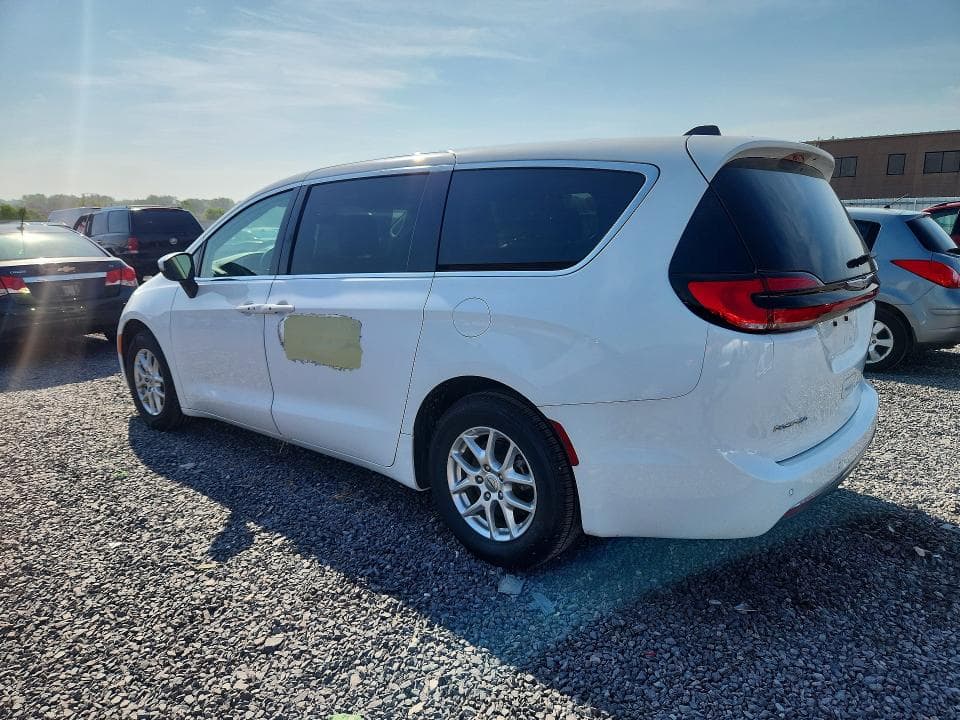 2023 CHRYSLER PACIFICA TOURING L 2