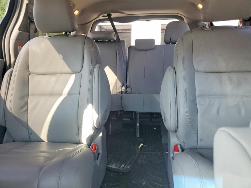 2017 TOYOTA SIENNA XLE 7-PASSENGER 10