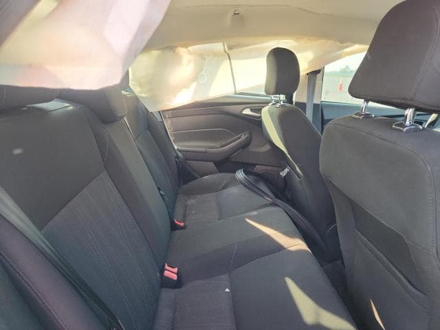 2017 FORD FOCUS SE 10