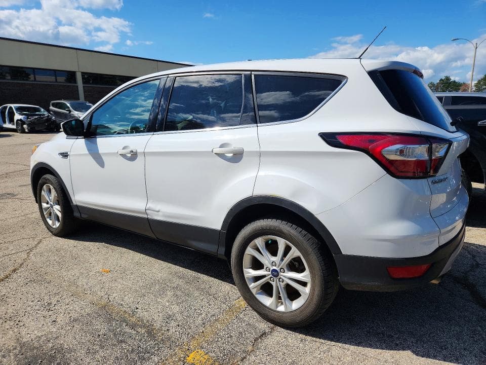 2017 FORD ESCAPE SE 2
