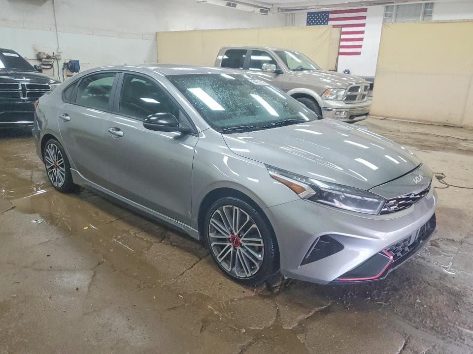 2022 KIA FORTE GT 4