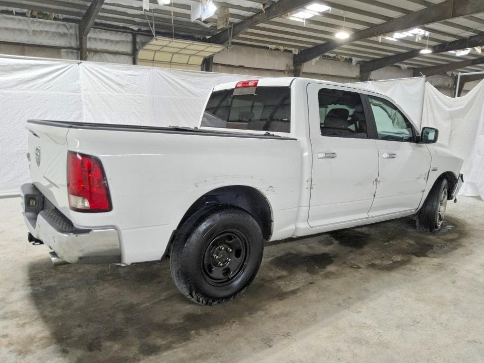 2017 RAM 1500 SLT 3