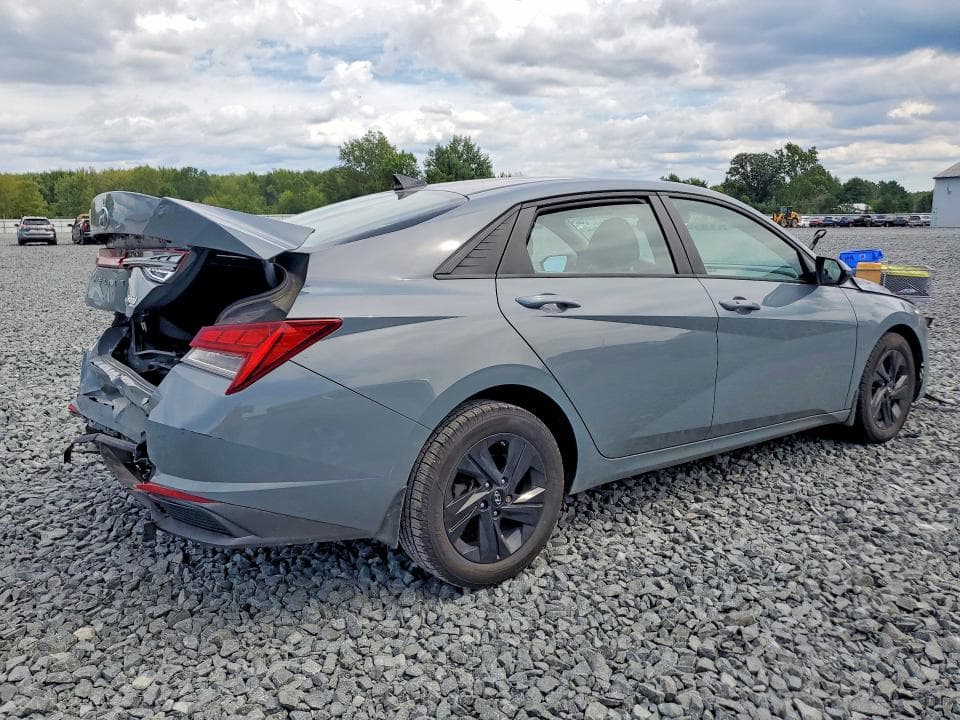 2022 HYUNDAI ELANTRA BLUE 3