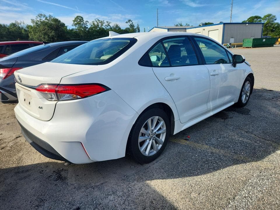 2024 TOYOTA COROLLA LE 3