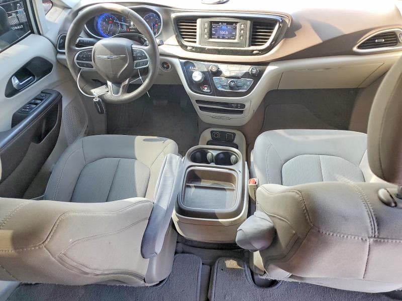 2017 CHRYSLER PACIFICA TOURING 8
