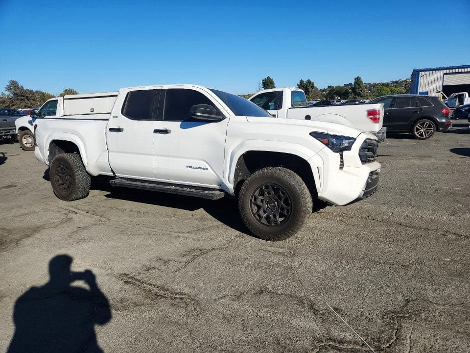 2024 TOYOTA TACOMA SR5 4