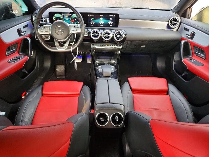 2022 MERCEDES-BENZ A 220 8