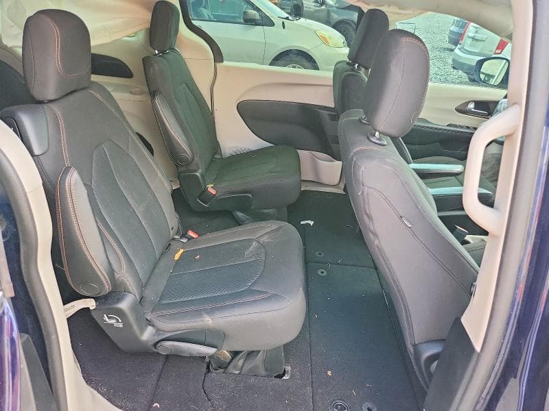 2017 CHRYSLER PACIFICA TOURING 11