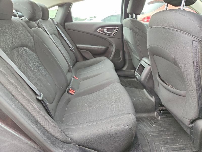 2017 CHRYSLER 200 LX 10