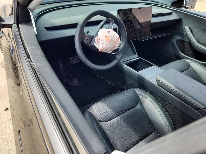 2025 TESLA MODEL 3 8