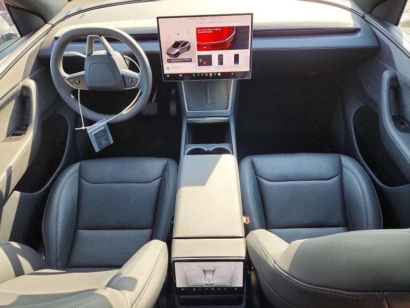 2026 TESLA MODEL Y 8