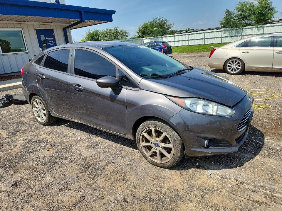 2017 FORD FIESTA SE 4