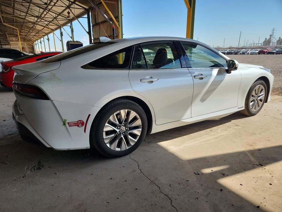 2023 TOYOTA MIRAI XLE 3