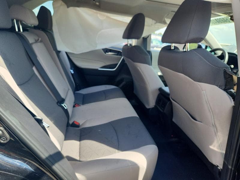 2025 TOYOTA RAV4 XLE 10