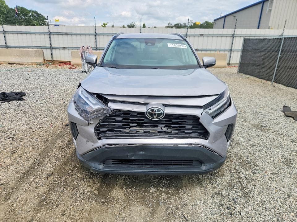 2023 TOYOTA RAV4 XLE 5