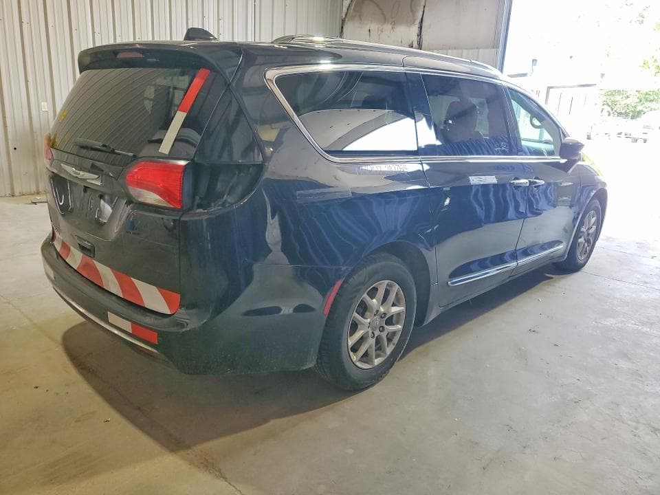 2020 CHRYSLER PACIFICA TOURING L 3