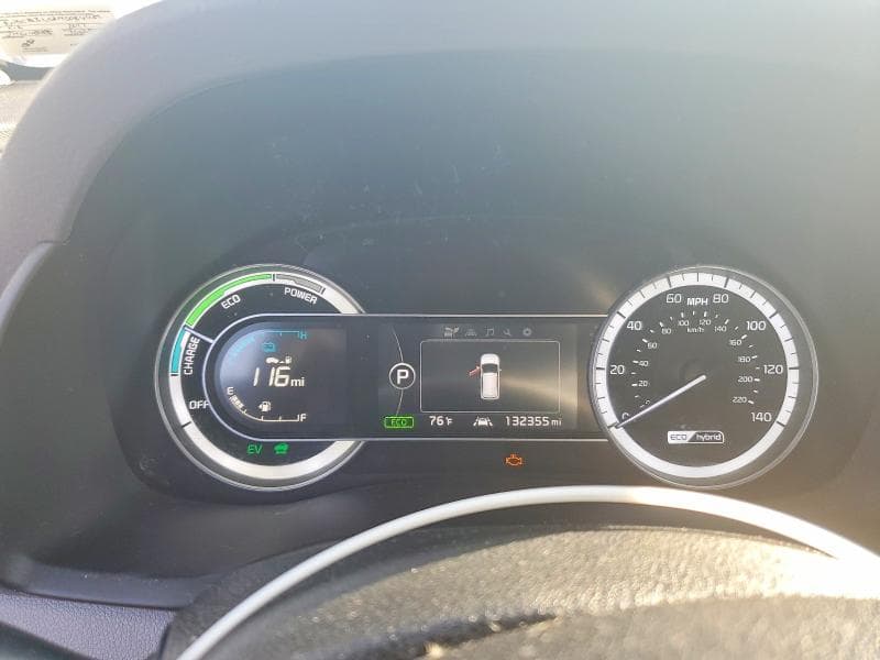 2017 KIA NIRO LX 9