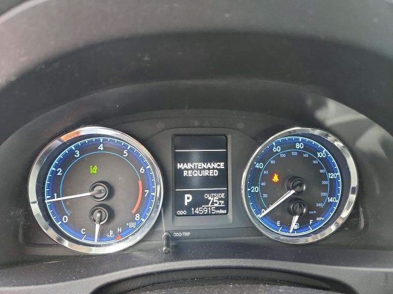 2017 TOYOTA COROLLA LE 9