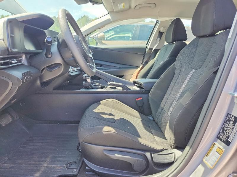 2025 HYUNDAI ELANTRA SE 7