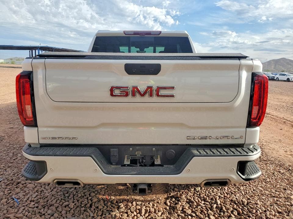 2022 GMC DENALI PICKUP 6