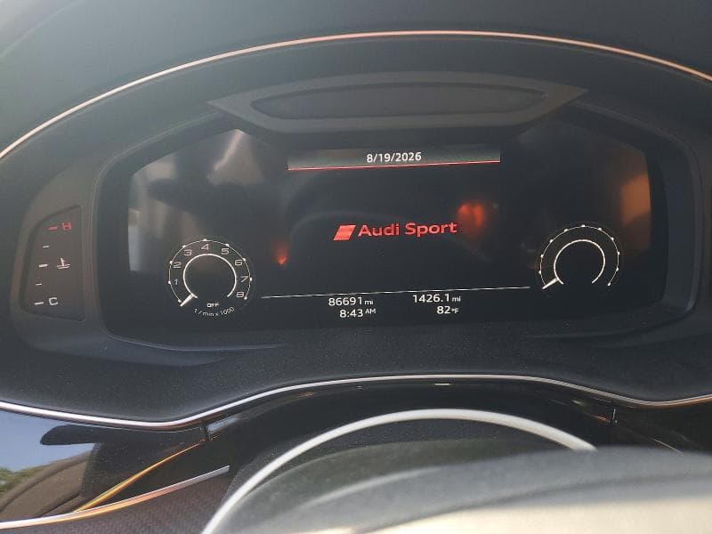 2021 AUDI RS Q8 9