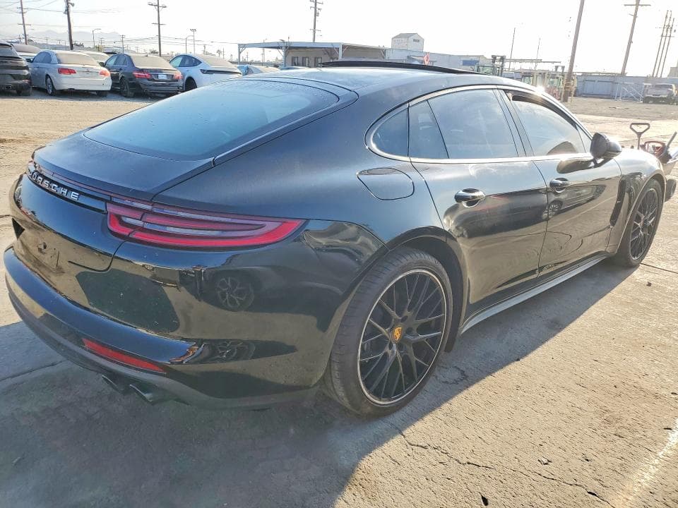 2018 PORSCHE PANAMERA 4 3