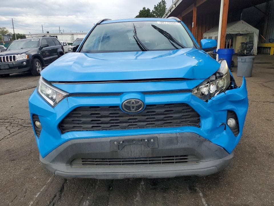 2020 TOYOTA RAV4 XLE 5
