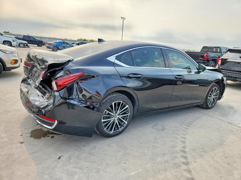 2025 LEXUS ES 300H BASE 3