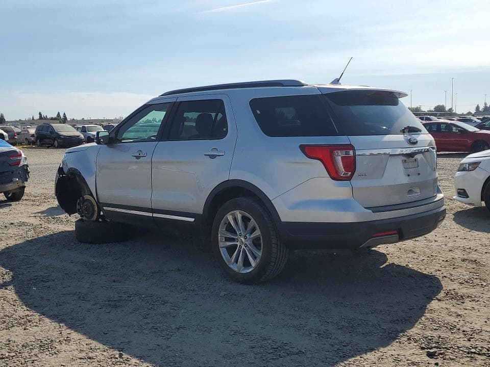 2019 FORD EXPLORER XLT 2