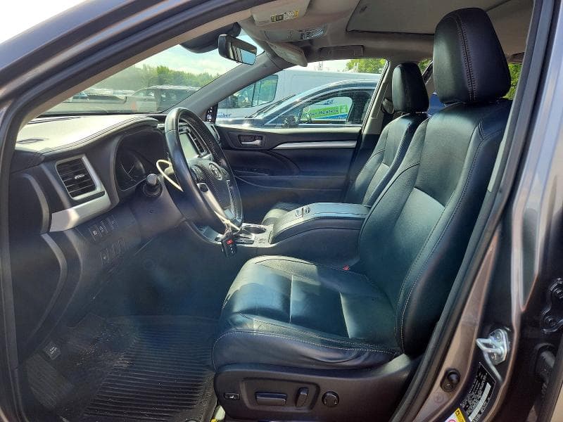 2017 TOYOTA HIGHLANDER XLE 7