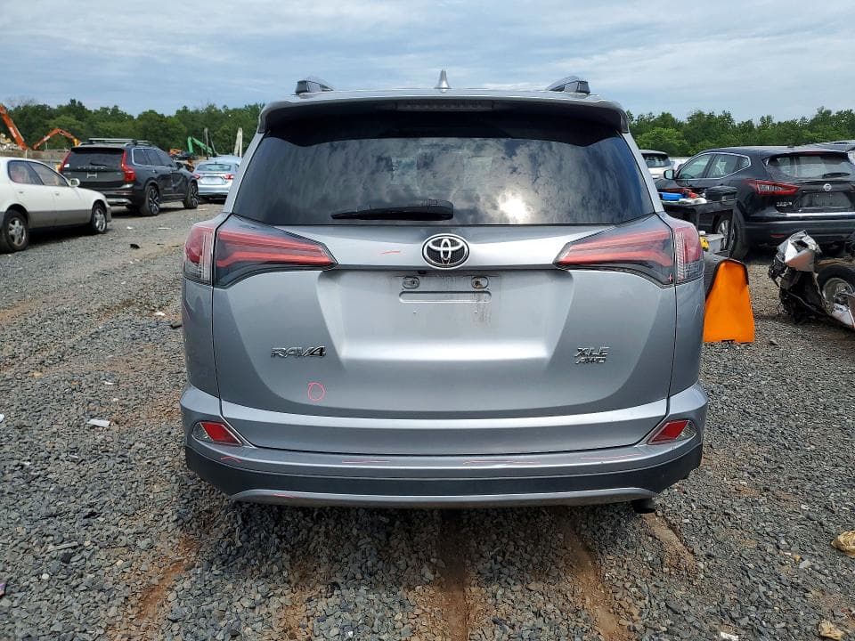 2017 TOYOTA RAV4 XLE 6