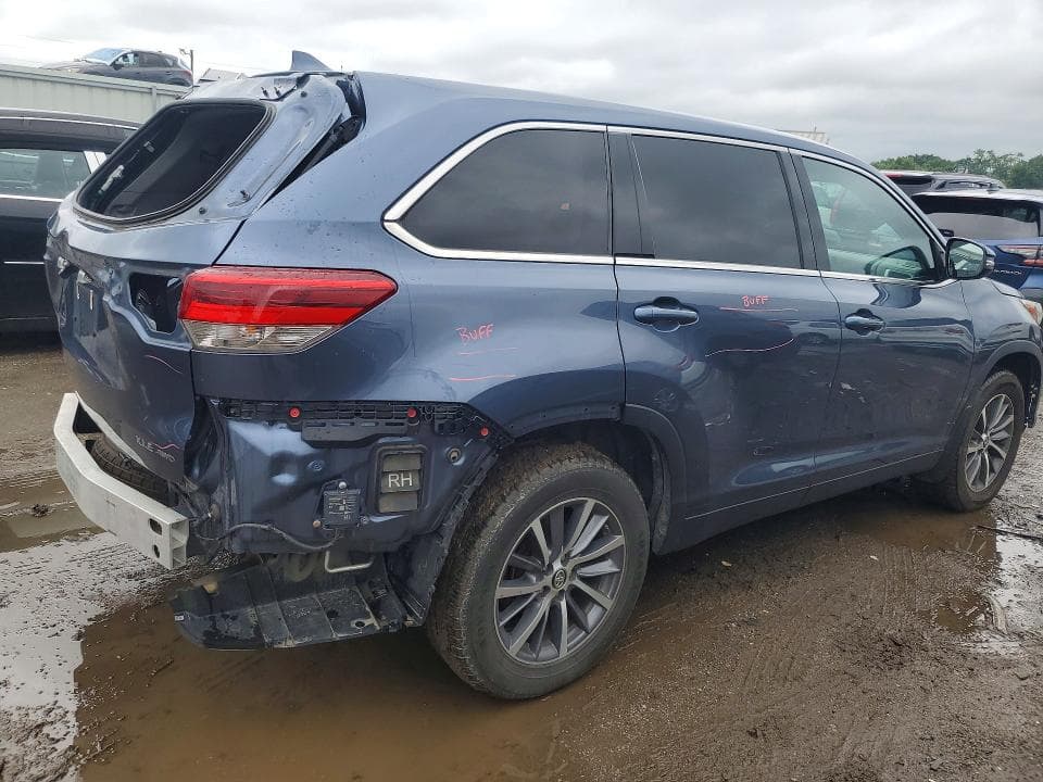 2019 TOYOTA HIGHLANDER XLE 3