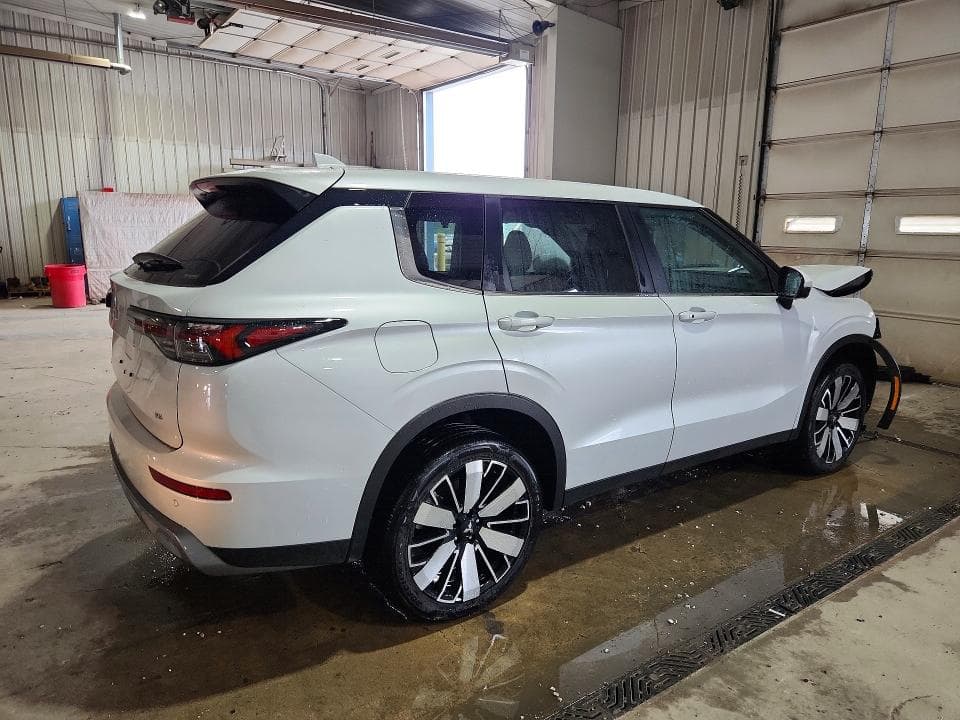 2025 MITSUBISHI OUTLANDER SE 3
