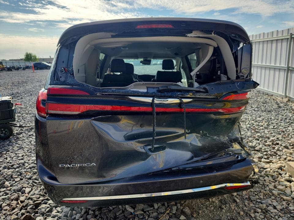 2023 CHRYSLER PACIFICA TOURING L 6