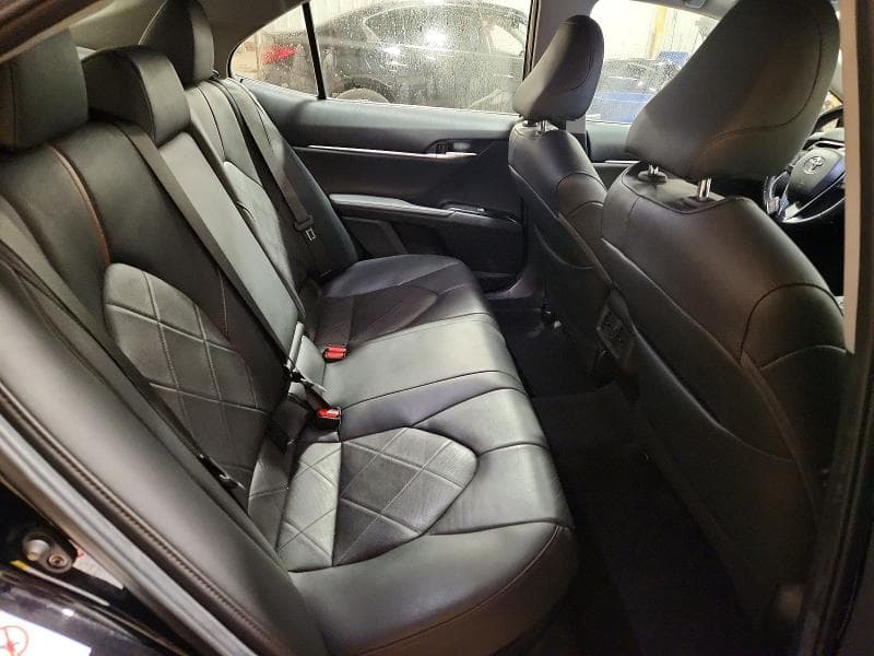 2019 TOYOTA CAMRY HYBRID XLE 10